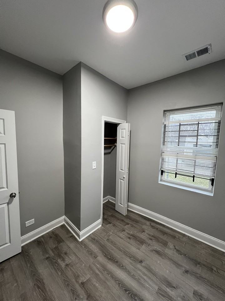 7053 S Dante Ave #1F - Photo 6 of 11