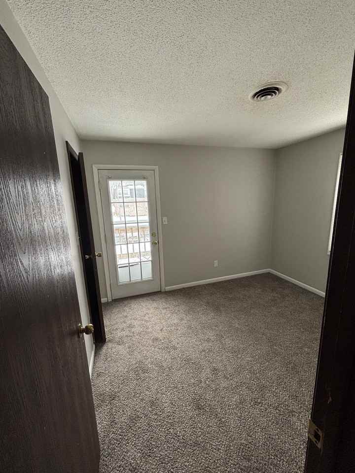 703 E 12th St #G - Photo 4 of 13