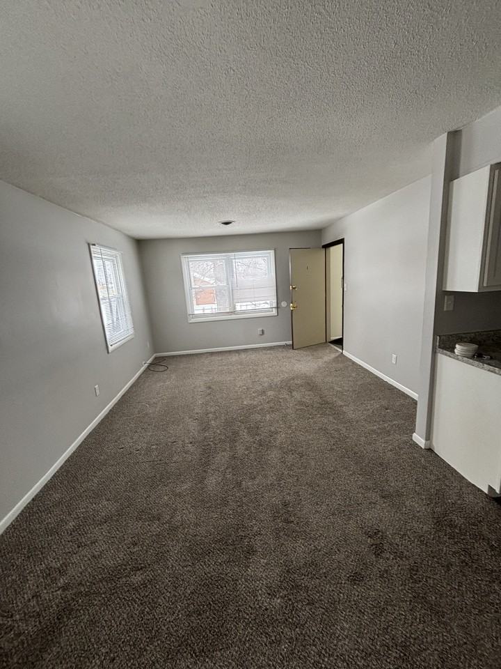 703 E 12th St #G - Photo 7 of 13