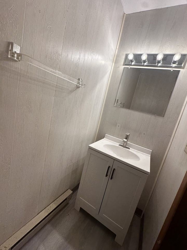 Meriden Rd #33 - Photo 3 of 11