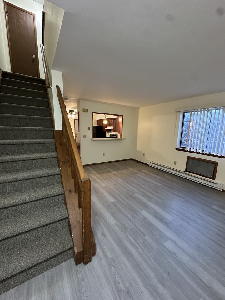 Meriden Rd #33 - Photo 4 of 11