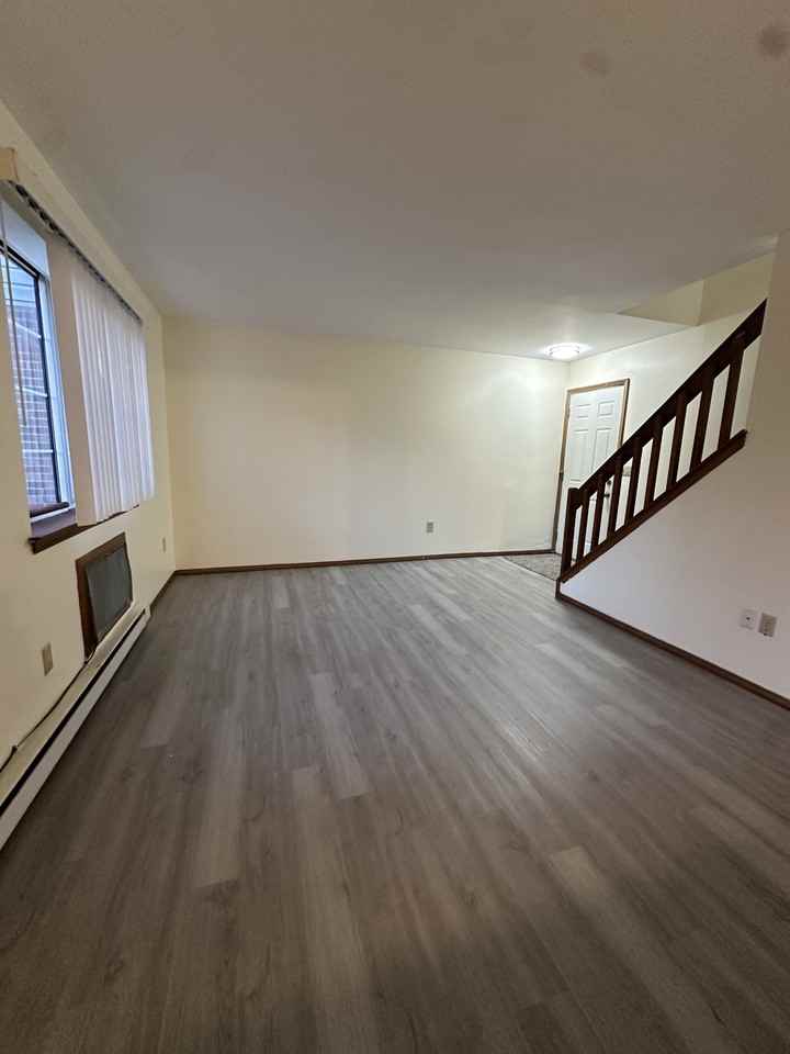 Meriden Rd #33 - Photo 5 of 11