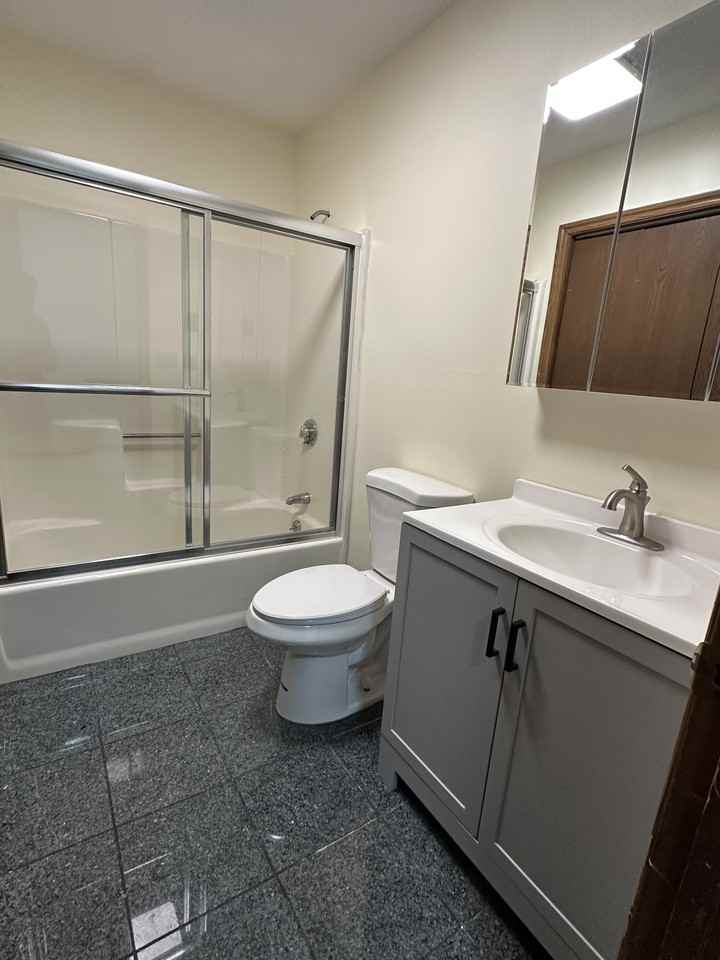 Meriden Rd #33 - Photo 7 of 11