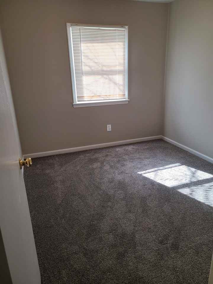 201 S 13th Ave #NA - Photo 4 of 8