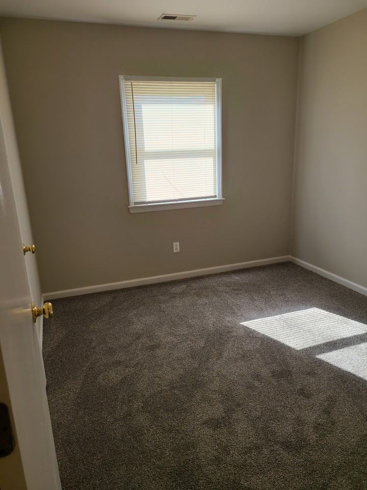 201 S 13th Ave #NA - Photo 7 of 8