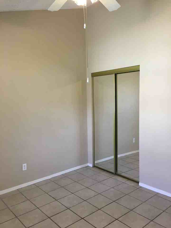 8914 W Loma Ln #8914 - Photo 6 of 13