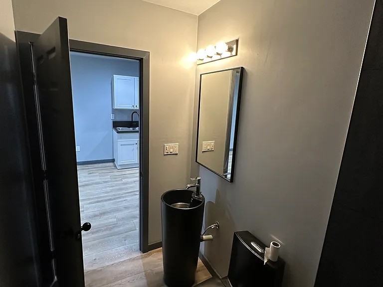 5640 Rhodes Ave #NA - Photo 6 of 12