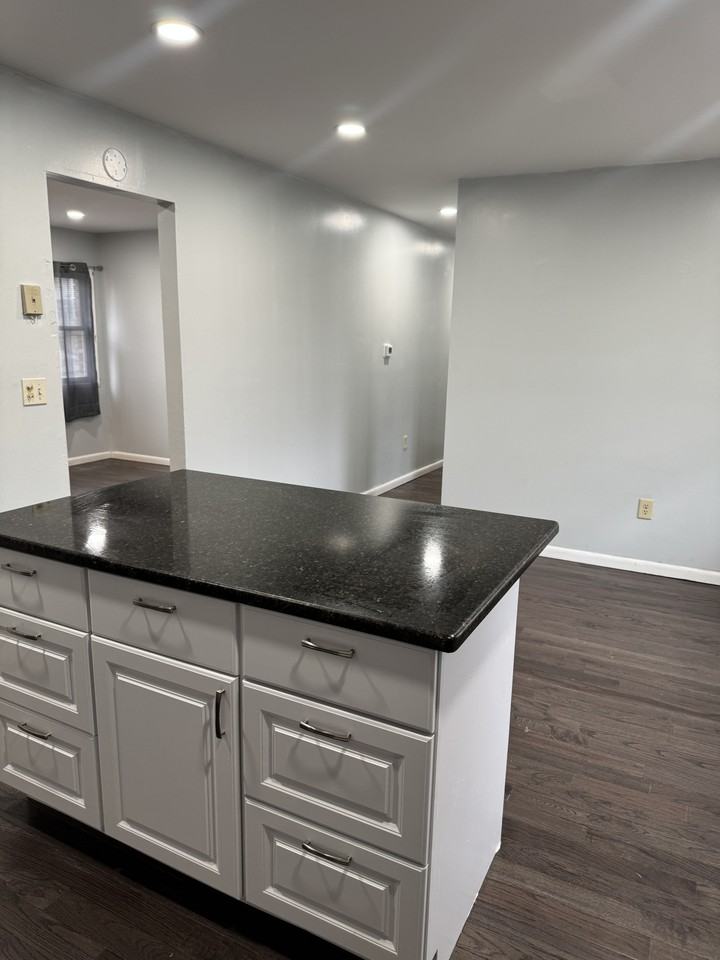 261 S Allen St #1 - Photo 4 of 17