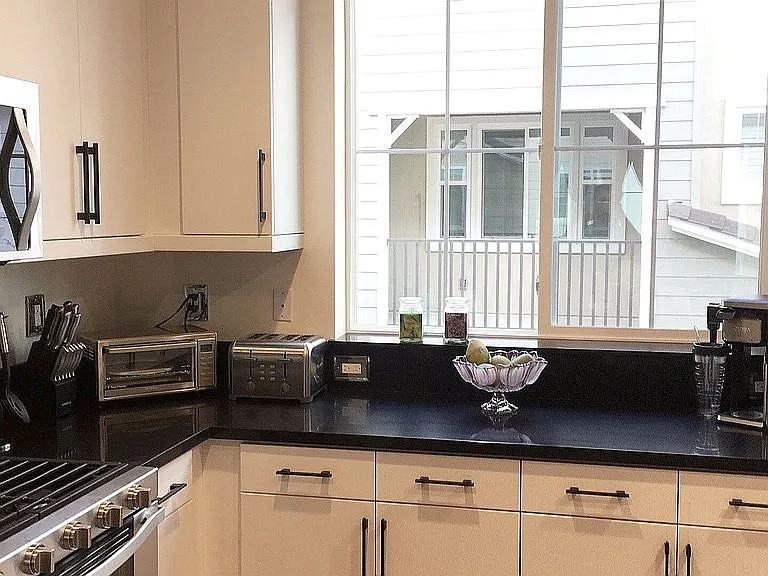 2712 Meyer Ln #2712 - Photo 3 of 14