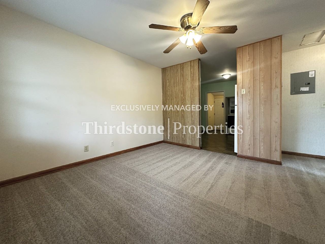 1727 Lindsey Rd - Photo 3 of 19