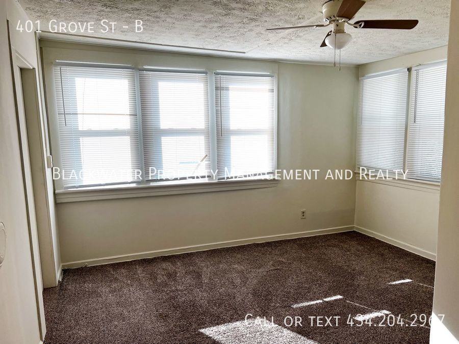 401 Grove St #B - Photo 2 of 7