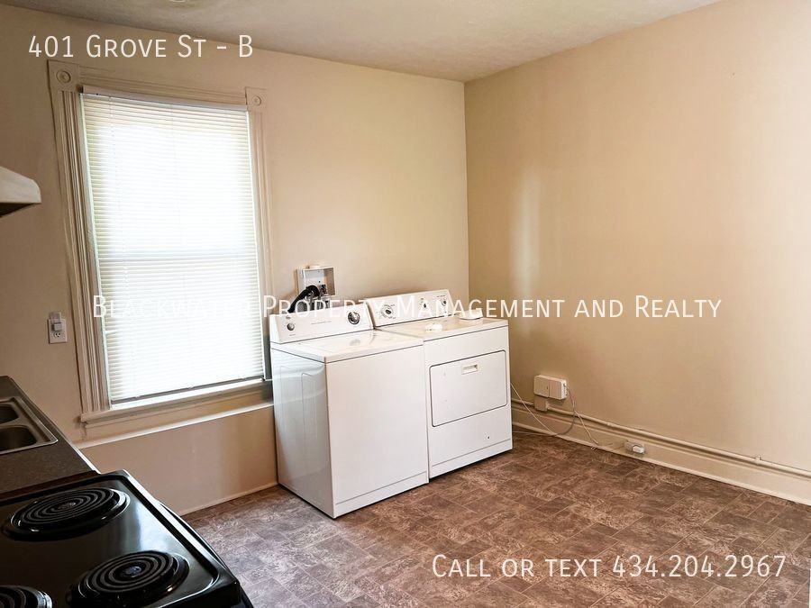 401 Grove St #B - Photo 4 of 7