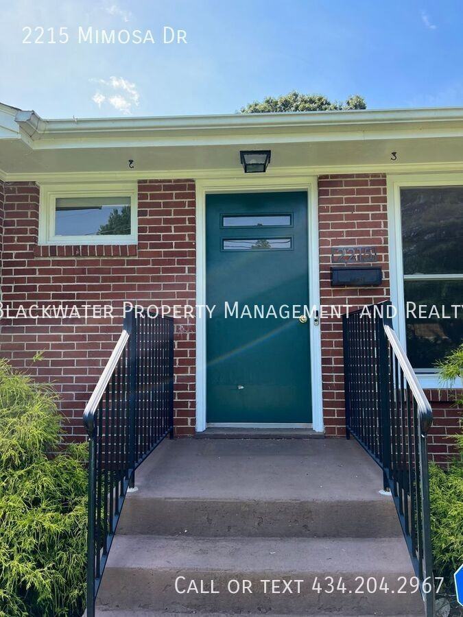 2215 Mimosa Dr - Photo 2 of 33