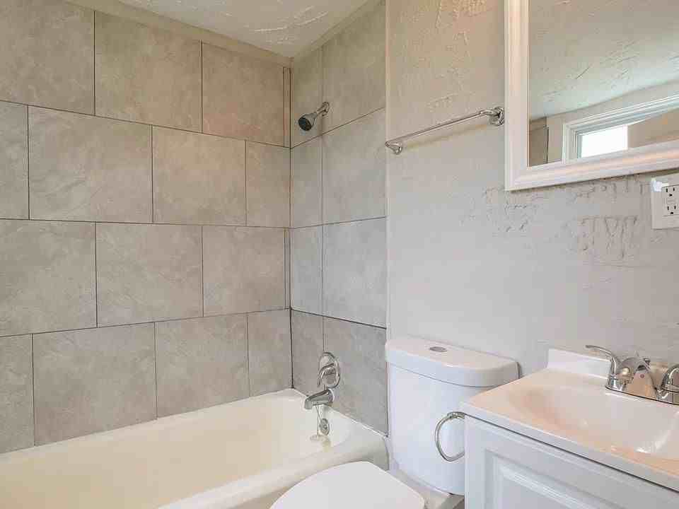 6562 Corbitt Ave #NA - Photo 5 of 7