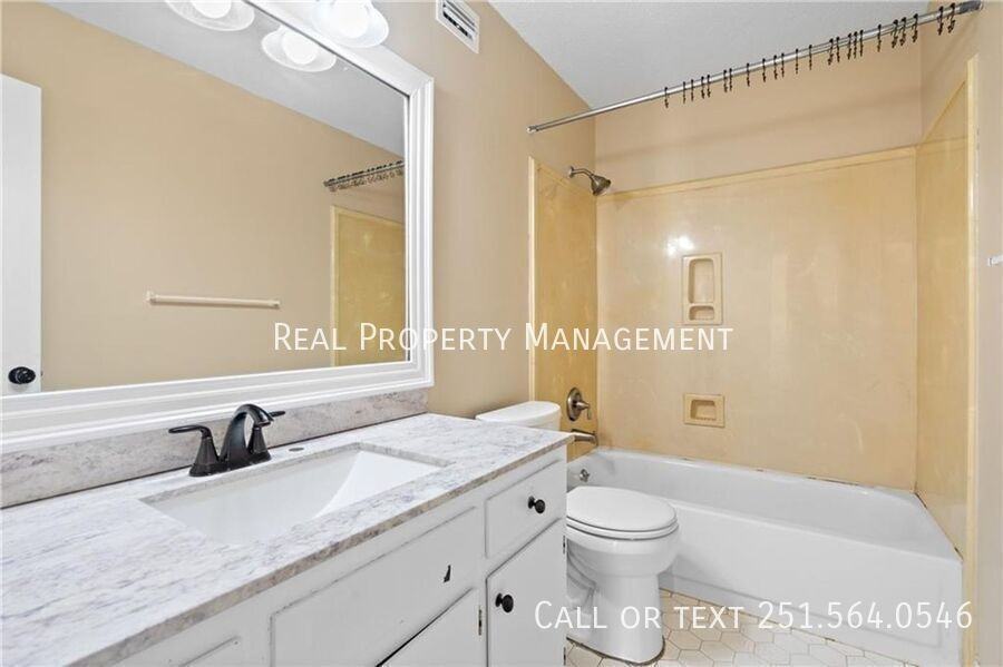 2004 Pine Needle Dr E - Photo 5 of 14