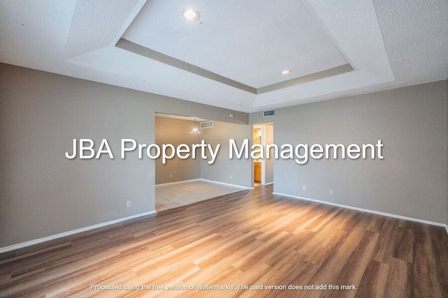 807 White Rock St - Photo 3 of 27