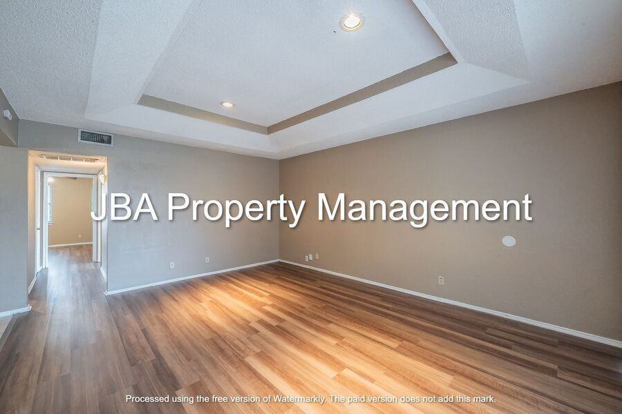 807 White Rock St - Photo 4 of 27