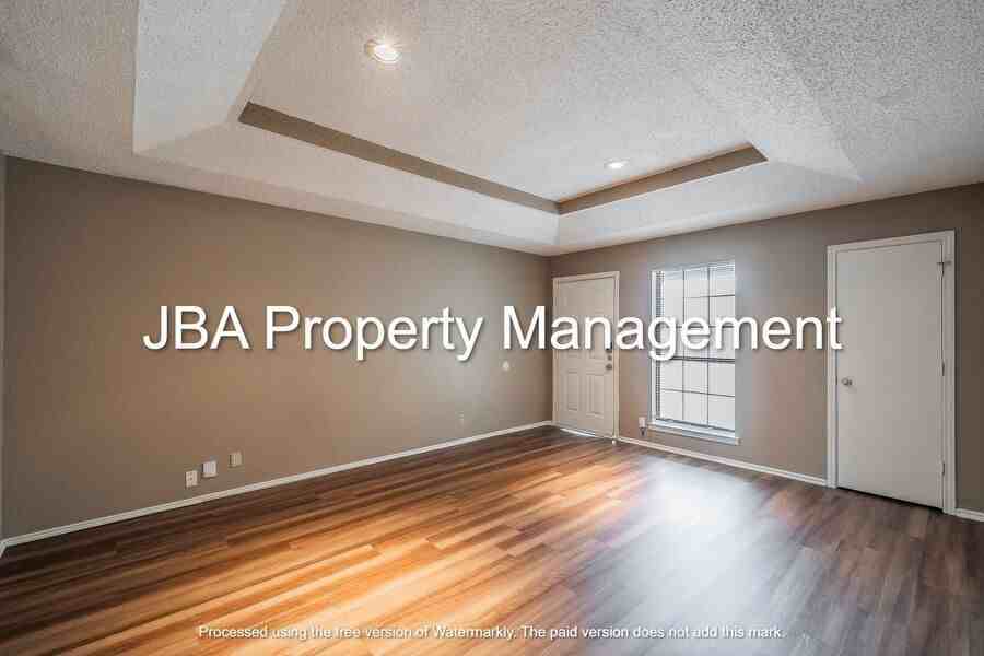 807 White Rock St - Photo 5 of 27