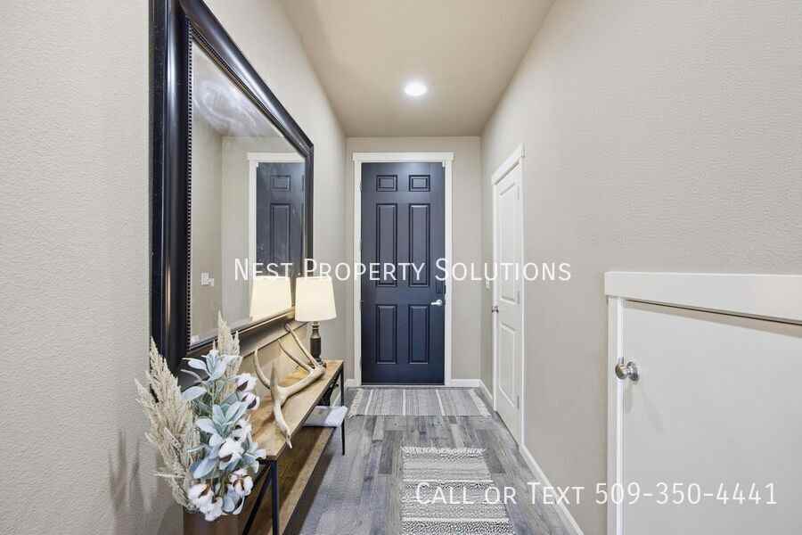 1111 Hilltop Ave Ne - Photo 5 of 28