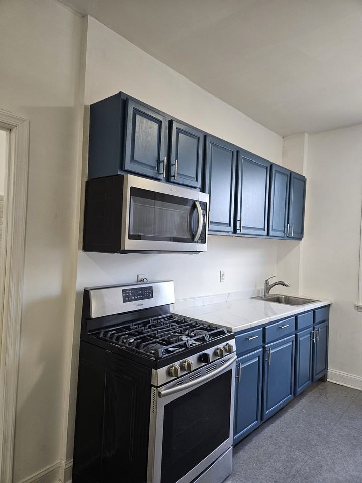 1909 Mcculloh St #2 - Photo 4 of 16