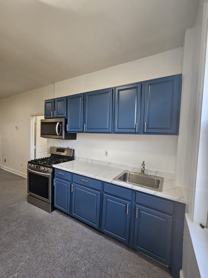 1909 Mcculloh St #2 - Photo 5 of 16