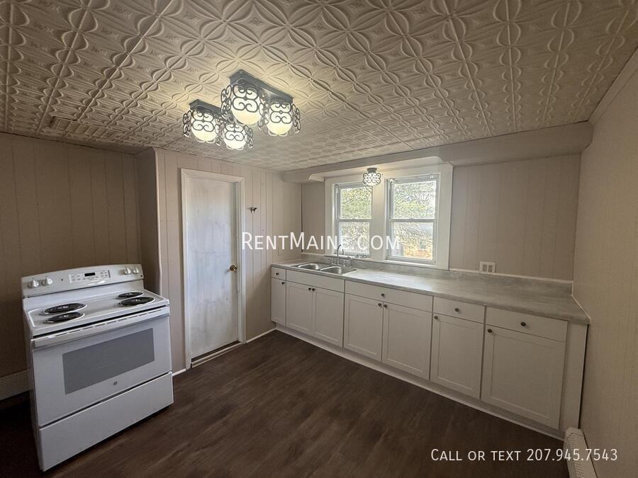 468 Union St #1 - Photo 3 of 14