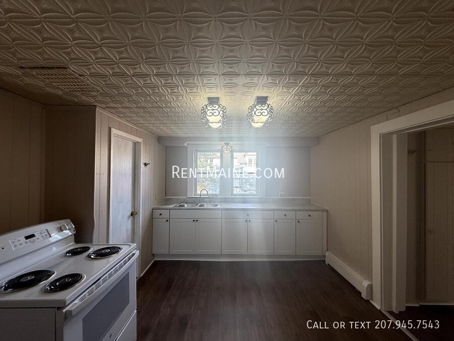 468 Union St #1 - Photo 4 of 14