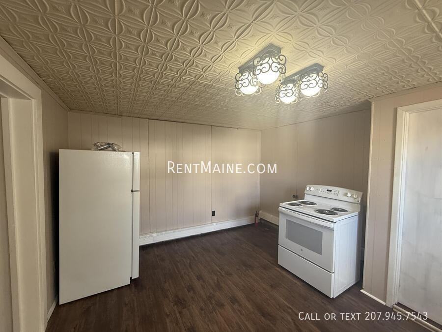 468 Union St #1 - Photo 5 of 14