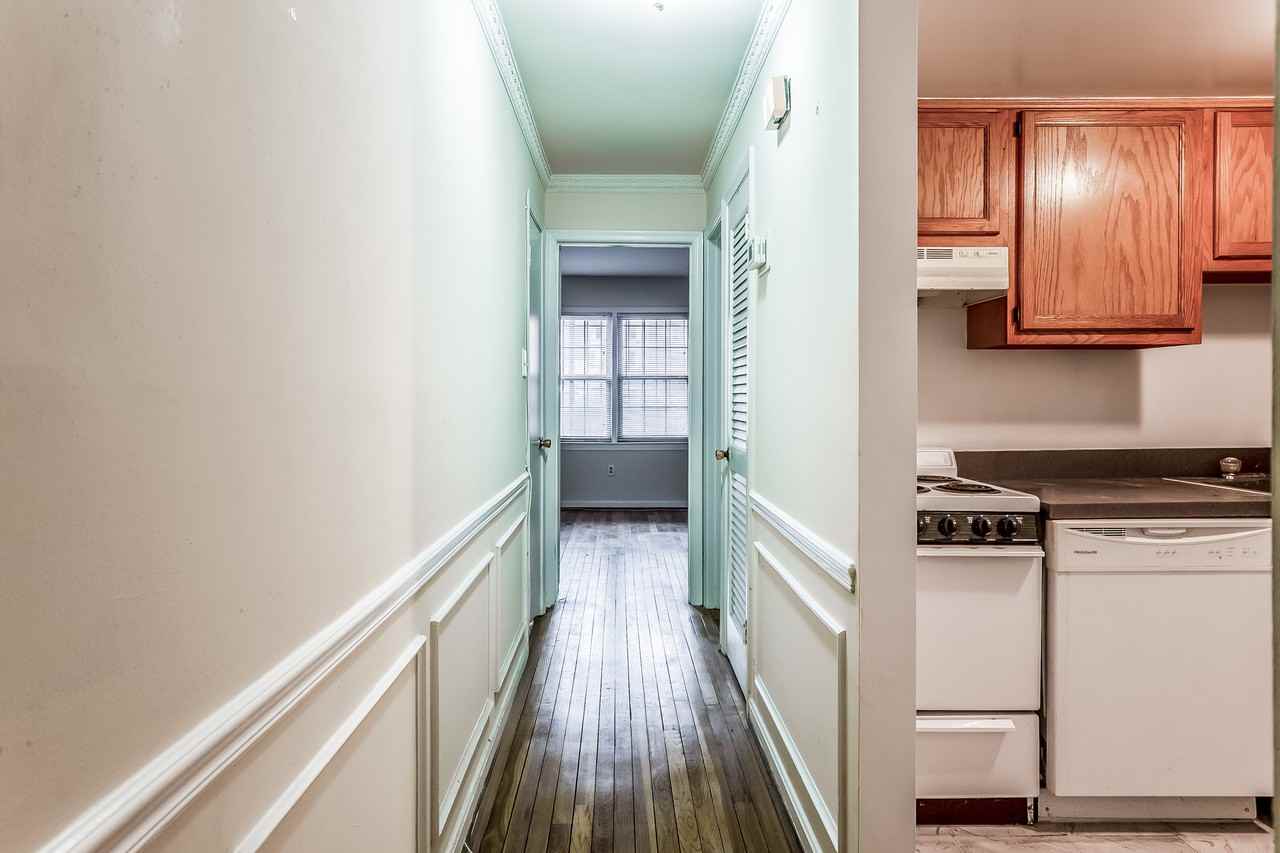 1804 Swann St Nw #A - Photo 6 of 21