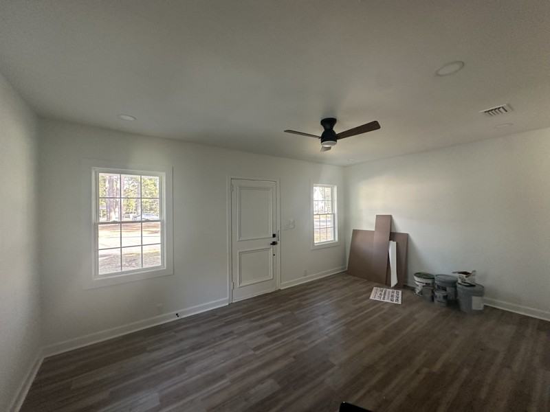 1003 Young St - Photo 3 of 27