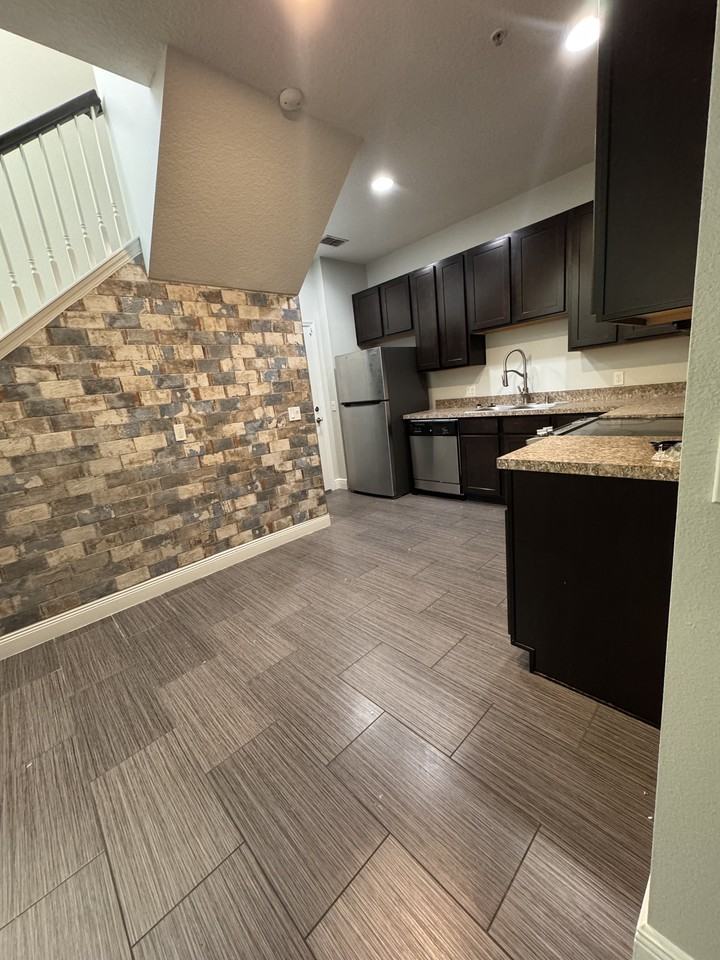 9635 Tivoli Villa Dr - Photo 3 of 27