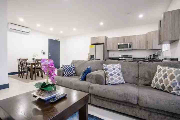 2200 N Interstate 35e - Photo 3 of 3