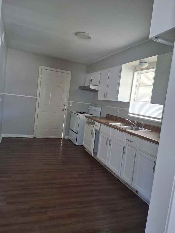 4539 Ritchey Dr - Photo 3 of 10