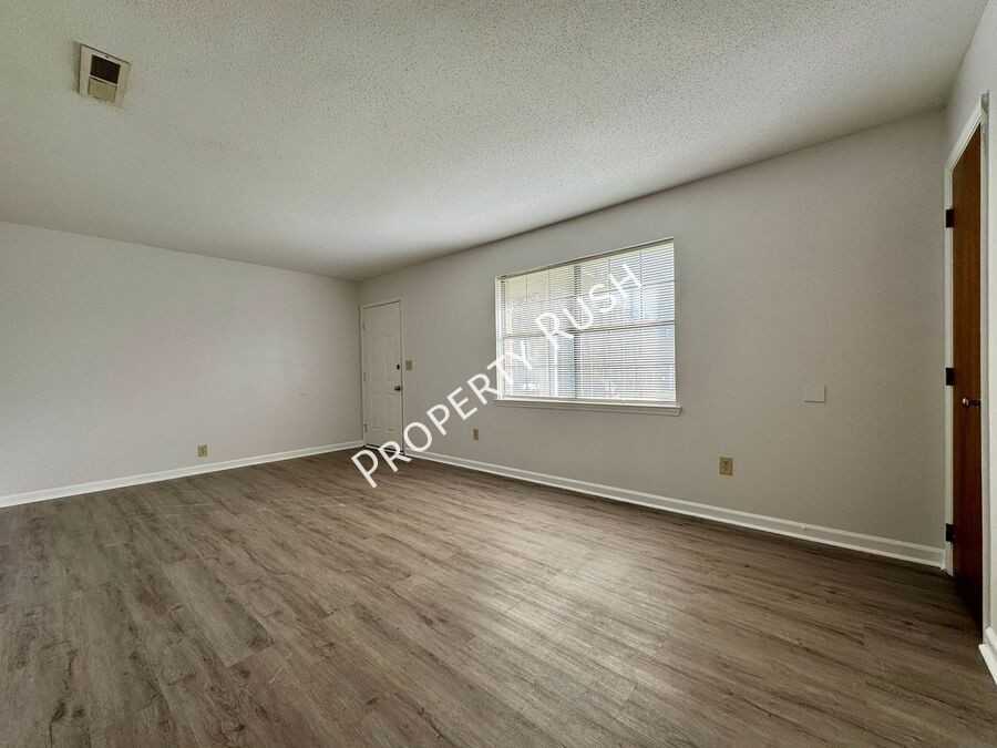 5009 Marylin Ln #B - Photo 5 of 19