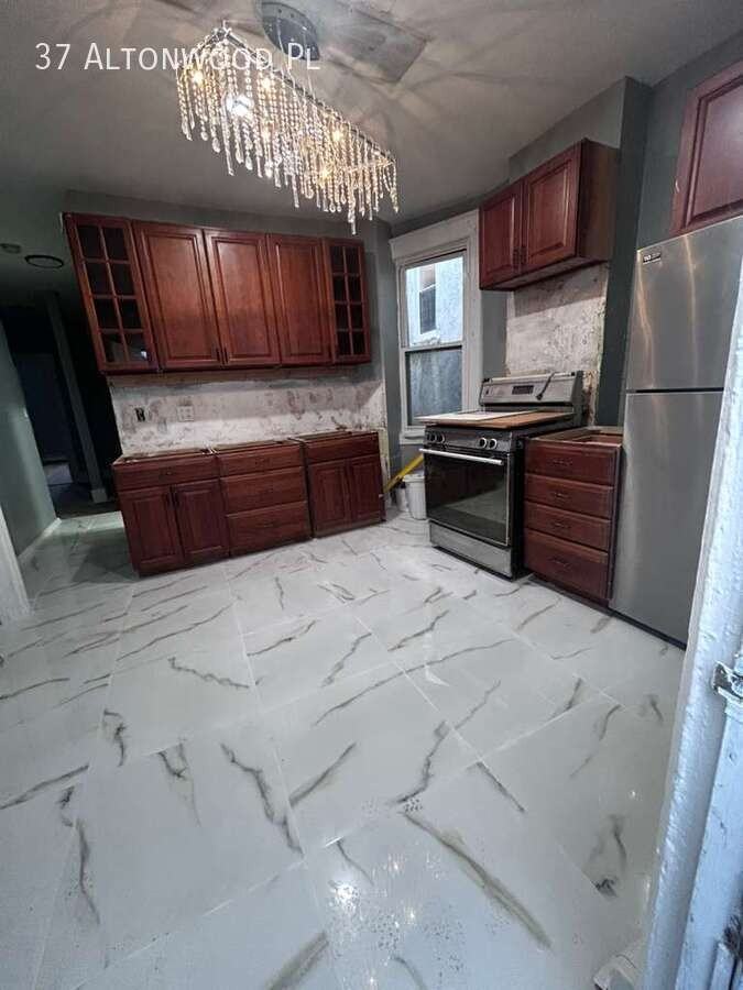 37 Altonwood Pl - Photo 2 of 9