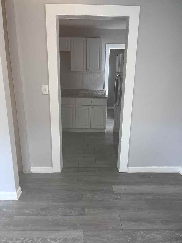 2516 Bewick St - Photo 3 of 9