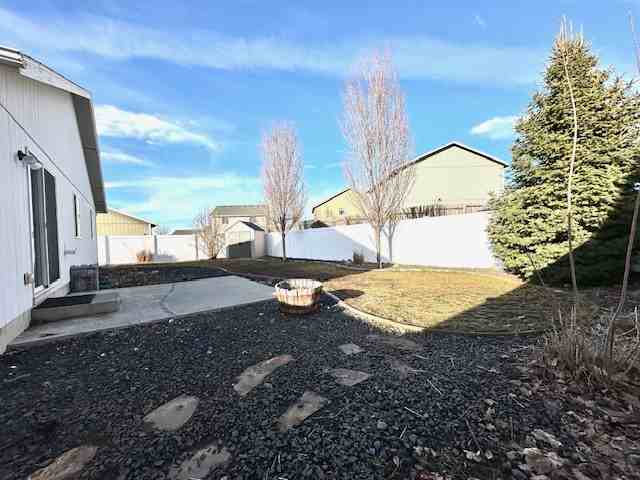 327 S Aspen St - Photo 3 of 18