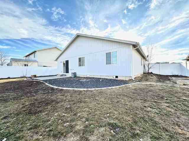 327 S Aspen St - Photo 5 of 18