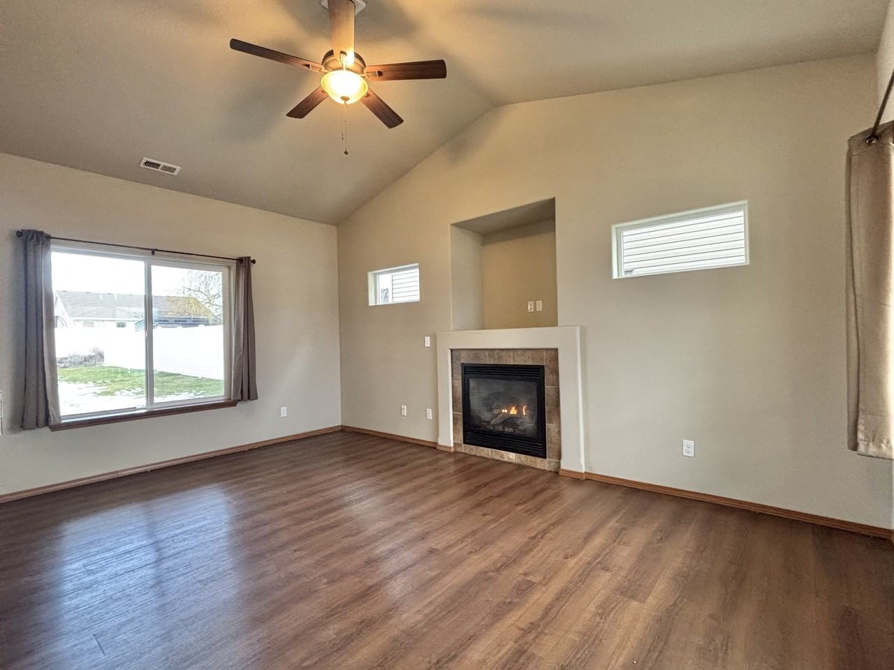 8811 N Elm St - Photo 2 of 18