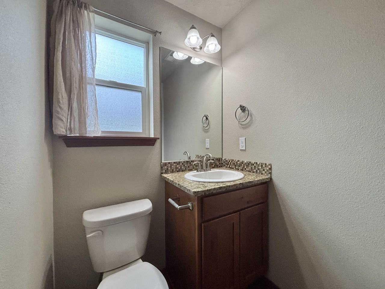 8811 N Elm St - Photo 7 of 18