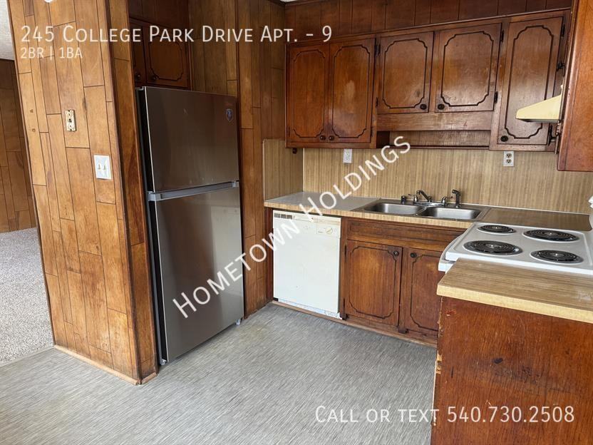 245 College Park Dr #9 - Photo 4 of 7