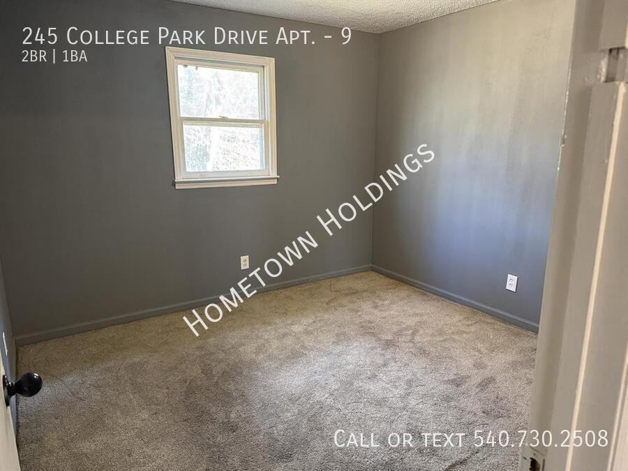 245 College Park Dr #9 - Photo 5 of 7