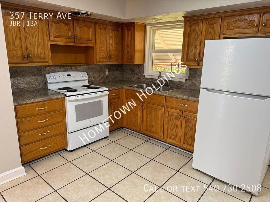 357 Terry Ave - Photo 6 of 7