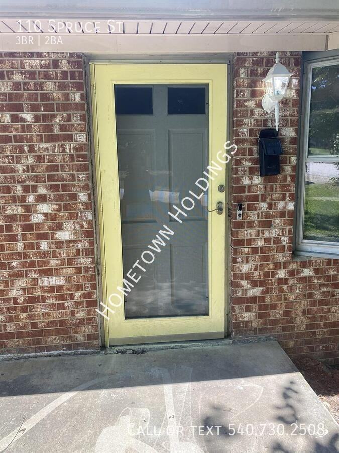 110 Spruce St - Photo 2 of 8