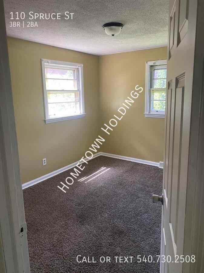 110 Spruce St - Photo 5 of 8