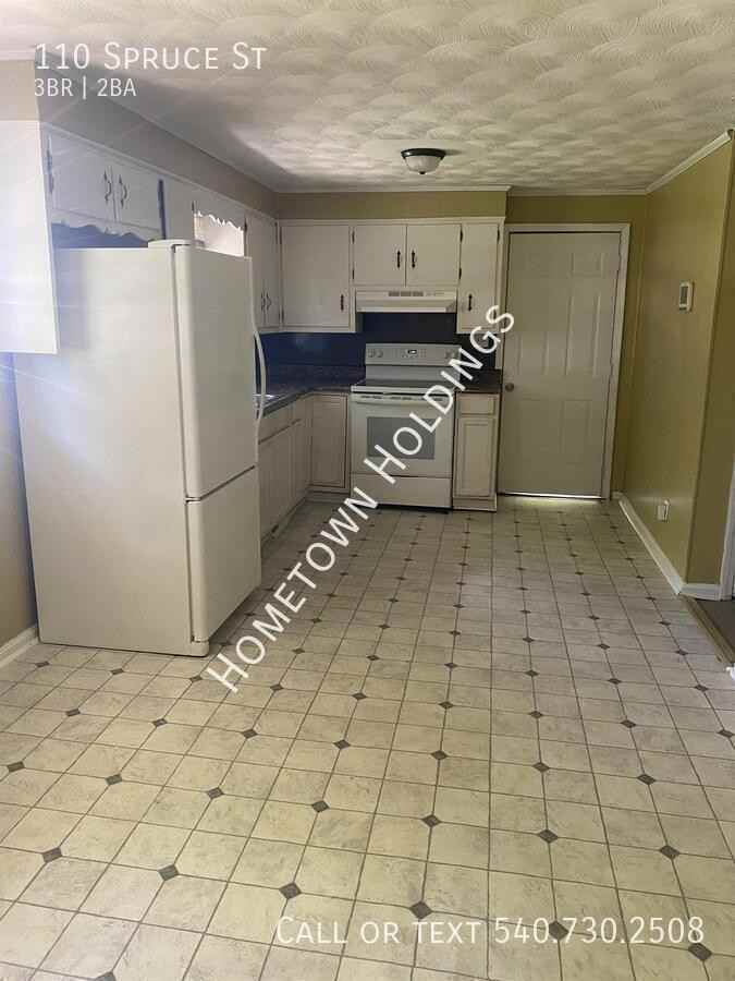 110 Spruce St - Photo 7 of 8