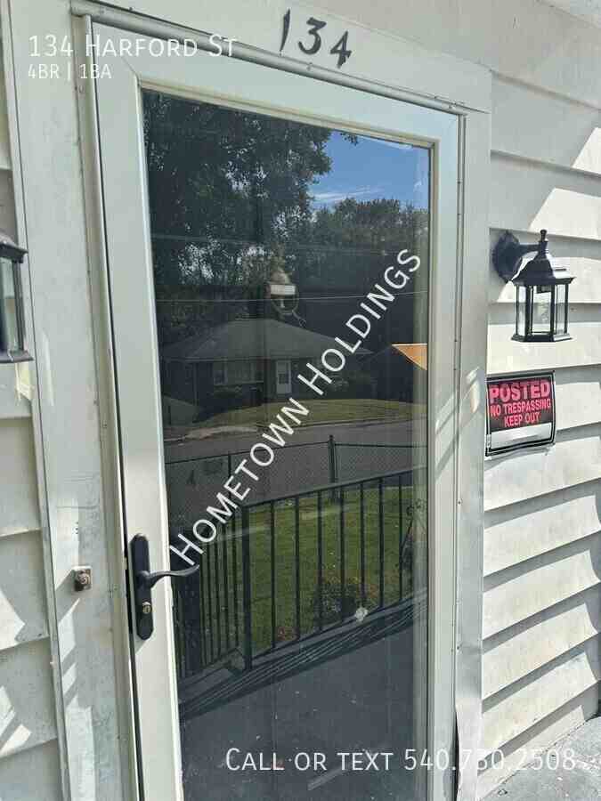 134 Hereford Ln - Photo 2 of 9