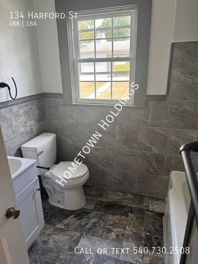 134 Hereford Ln - Photo 5 of 9