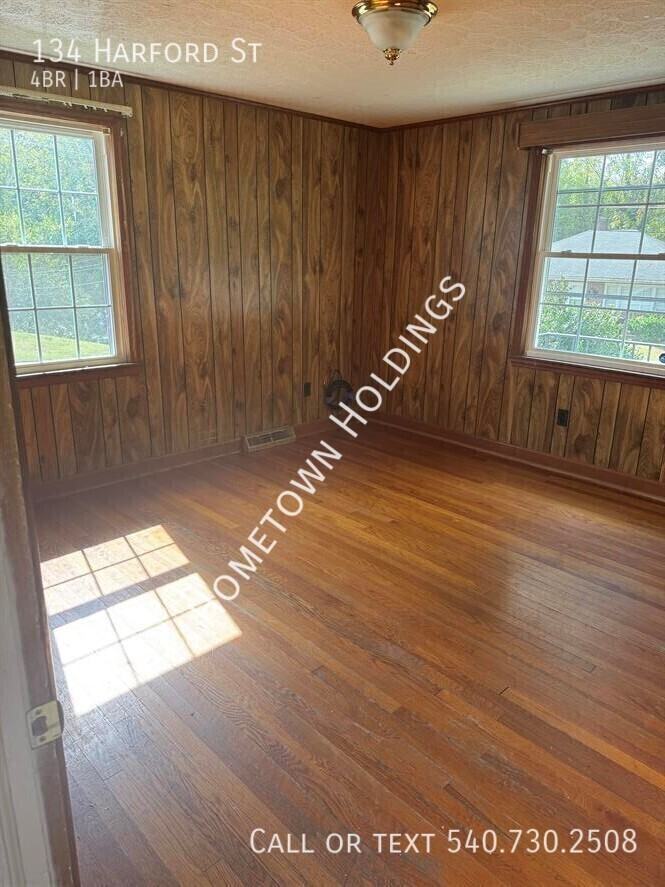 134 Hereford Ln - Photo 6 of 9