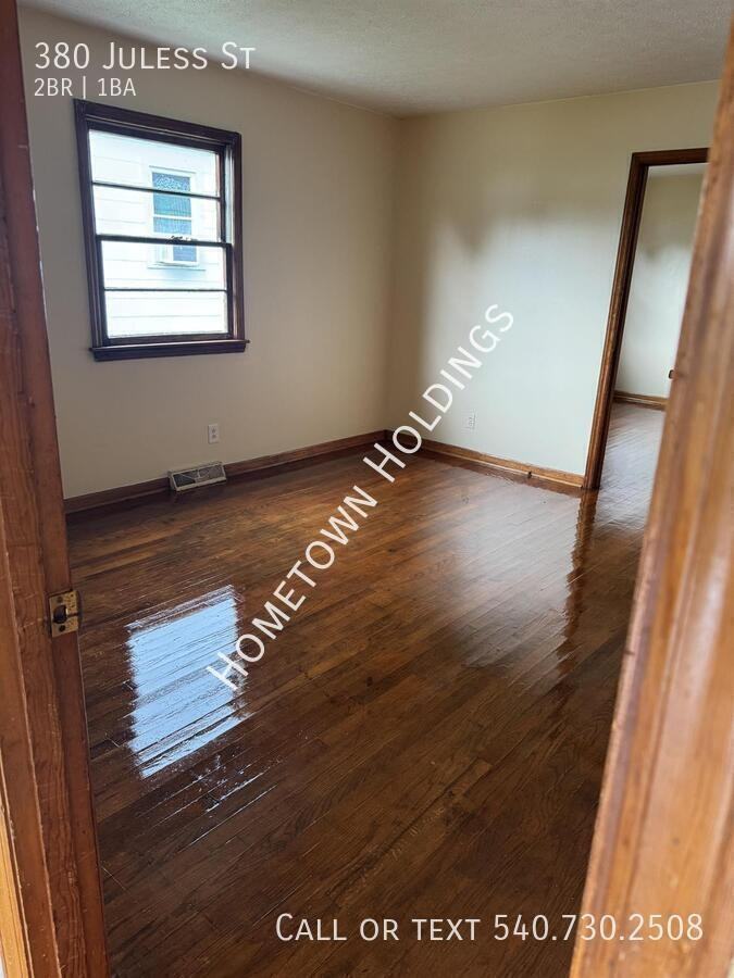 380 Juless St - Photo 4 of 7